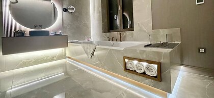 Luxury Penthouse In Downtown