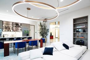 Luxury Penthouse In Downtown