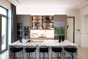 Luxury Penthouse In Downtown