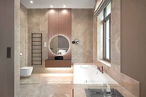 Luxury Penthouse In Downtown