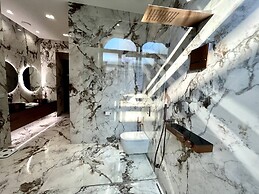 Luxury Penthouse In Downtown