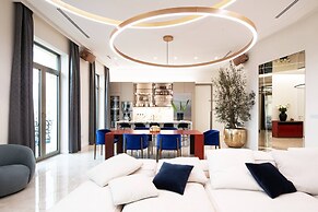 Luxury Penthouse In Downtown