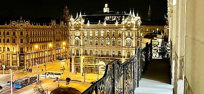 Luxury Penthouse In Downtown