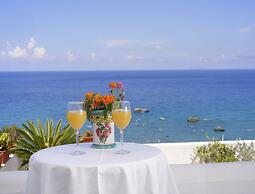 Forio- Ischia With a Breathtaking View of Citara for 6 in Communicatin