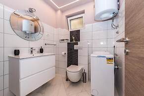 Good Life Deluxe Seafront Apartment