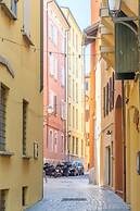 Golden Suite by Studio Vita