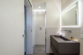 Golden Suite by Studio Vita