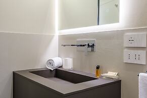 Golden Suite by Studio Vita