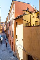 Golden Suite by Studio Vita