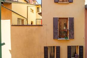 Golden Suite by Studio Vita