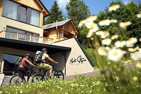 Hideaway Hotel Montestyria Chalets & Suiten