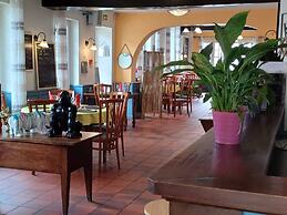 Auberge De L'Olive