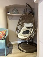 Unique Clifton Apartment on Historic Crescent