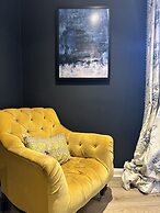 Unique Clifton Apartment on Historic Crescent