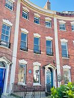 Unique Clifton Apartment on Historic Crescent