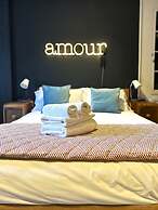 Unique Clifton Apartment on Historic Crescent