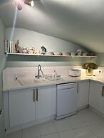 Unique Clifton Apartment on Historic Crescent