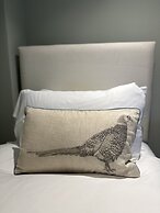 Unique Clifton Apartment on Historic Crescent