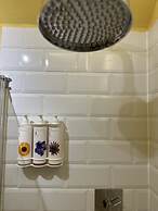 Unique Clifton Apartment on Historic Crescent