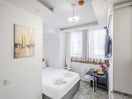 The Red Tent Suite 88