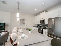 Stylish Home 4br, Priv Pool-bbq-golf Country Club