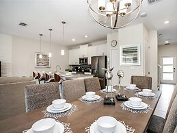 Stylish Home 4br, Priv Pool-bbq-golf Country Club