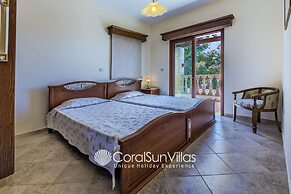Away-from-it-all, Exceptional Sea Views Sleeps 10