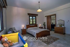 Away-from-it-all, Exceptional Sea Views Sleeps 10