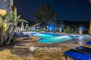 Away-from-it-all, Exceptional Sea Views Sleeps 10