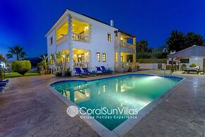Away-from-it-all, Exceptional Sea Views Sleeps 10