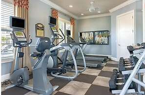 Cozy Kingdom Retreat