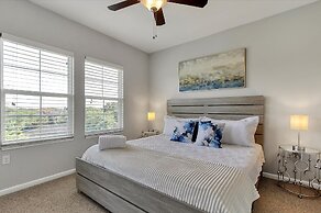 Cozy Kingdom Retreat