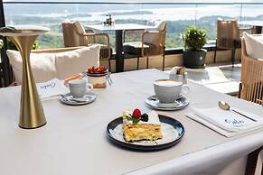 Royal Blue Resort & Residence