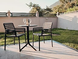 Royal Blue Resort & Residence