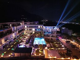 Royal Blue Resort & Residence