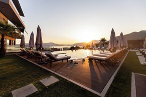 Royal Blue Resort & Residence