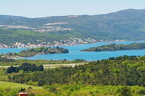 Royal Blue Resort & Residence