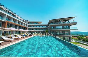 Royal Blue Resort & Residence