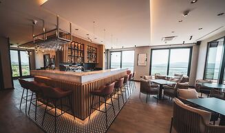 Royal Blue Resort & Residence