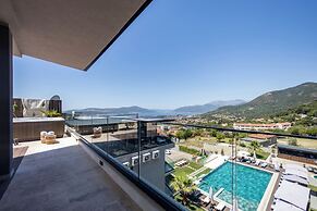 Royal Blue Resort & Residence