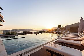 Royal Blue Resort & Residence