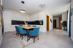 Royal Blue Resort & Residence