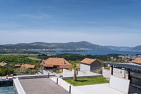 Royal Blue Resort & Residence