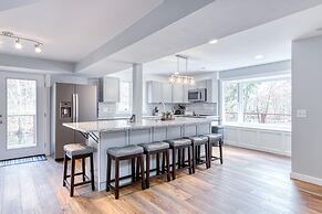Newly remodeled 4BR lodge on Wolf Creek