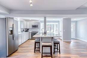 Newly remodeled 4BR lodge on Wolf Creek