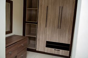 Peace De Luxe Limited