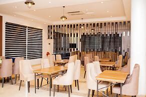 Peace De Luxe Limited