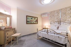 Frido Luxury Villa - 600 Sqm