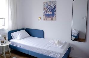 Procy 103 Sea View Apartment Ideal for Long or Short Stays