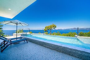 Villa Larissa With Sea View